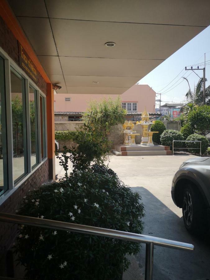 Sab Suwarn Mansion Hotel Suphan Buri Buitenkant foto