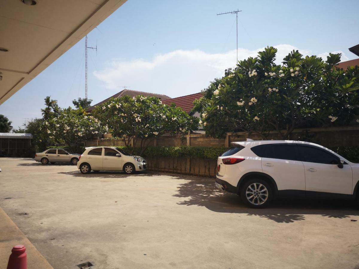 Sab Suwarn Mansion Hotel Suphan Buri Buitenkant foto